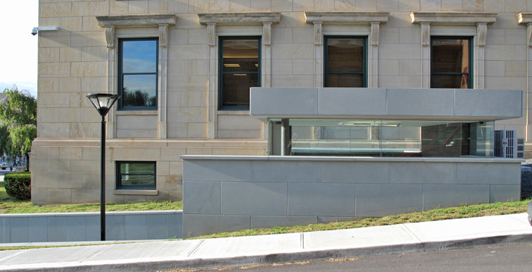 Greene_County_Courthouse_Architecture_-_entrance_side_elevation.jpg